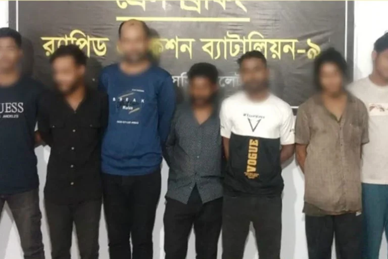 সিলেটে র‍্যাবের চিরুনি অভিযান: এক রাতে ১৬ ছিনতাইকারী গ্রেফতার