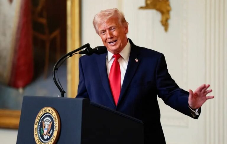 রাশিয়ার তেলের ওপর নিষেধাজ্ঞা তুলে নিলেন ট্রাম্প