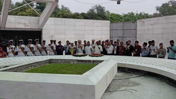 জিয়াউর রহমান ও খালেদা জিয়ার কবরে স্পিকার-ডেপুটি স্পিকারের শ্রদ্ধা