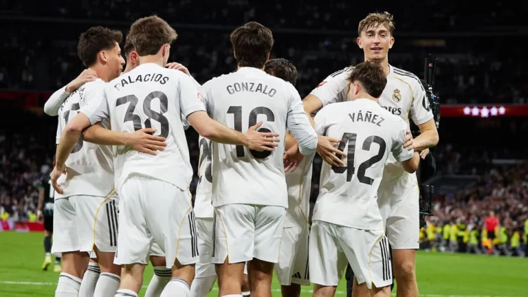 ভালভার্দে ম্যাজিকে এলচেকে উড়িয়ে বার্সার ঘাড়ের ওপর নিঃশ্বাস ফেলছে রিয়াল