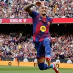 রাফিনিয়ার হ্যাটট্রিক ও গাভির প্রত্যাবর্তন: সেভিয়াকে উড়িয়ে দিল বার্সেলোনা