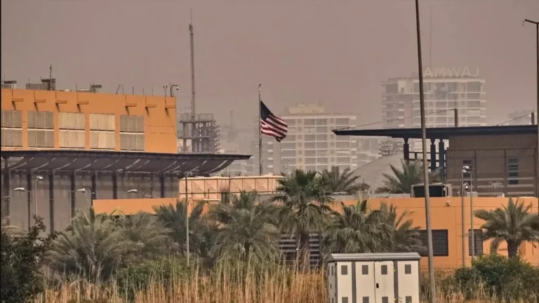 বাগদাদের গ্রিনজোনে মার্কিন দূতাবাসে বড় ধরনের ড্রোন ও রকেট হামলা