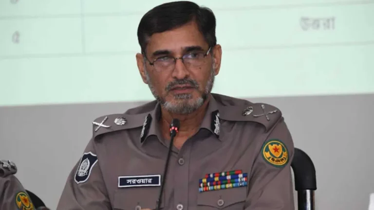 ঈদে ঢাকার নিরাপত্তা জোরদার: সন্দেহভাজন দেখলেই ৯৯৯-এ কলের আহ্বান ডিএমপি কমিশনারের