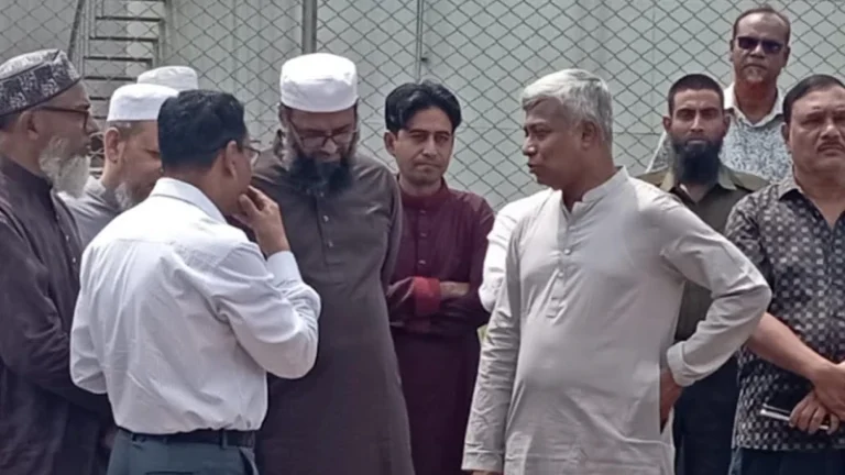 জ্বালানি তেলের অবৈধ লেনদেন রোধে প্রতিমন্ত্রীর কঠোর হুঁশিয়ারি