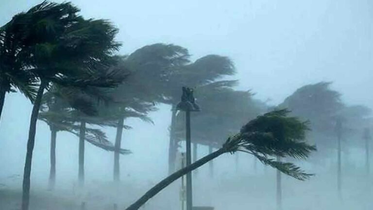 রাতের মধ্যে যেসব এলাকায় ৬০ কিমি বেগে ঝড়ের আভাস