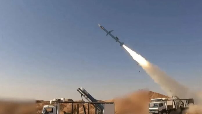 যুদ্ধবিধ্বস্ত ইরান থেকে বাংলাদেশিদের ফিরিয়ে আনার উদ্যোগ নিয়েছে সরকার