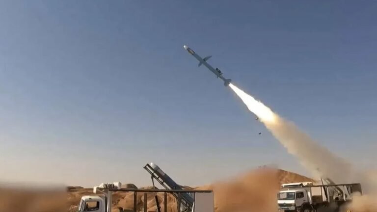 যুদ্ধবিধ্বস্ত ইরান থেকে বাংলাদেশিদের ফিরিয়ে আনার উদ্যোগ নিয়েছে সরকার