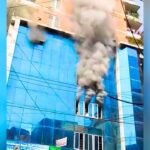 চট্টগ্রামের টেরিবাজারে বহুতল মার্কেটে আগুন: ২ জনের মৃত্যু