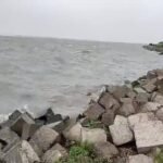 শরীয়তপুরে পদ্মায় ঝড়ের কবলে তিন ট্রলার ডুবি: ৬ হাজার বস্তা সিমেন্ট নিখোঁজ