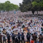 শোলাকিয়ায় ১৯৯তম ঈদ জামাতে জনসমুদ্র, বিশ্বশান্তি কামনায় দোয়া