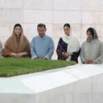 ঈদে বাবা-মায়ের কবর জিয়ারত করলেন প্রধানমন্ত্রী তারেক রহমান