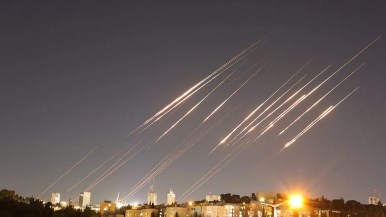 ইসরায়েলে আবারও ক্ষেপণাস্ত্র হামলা করেছে ইরান