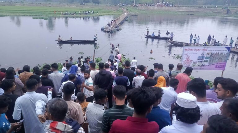 জামালপুরে ভাসমান সেতু উল্টে ৫ জনের মৃত্যু, এলাকায় শোকের ছায়া