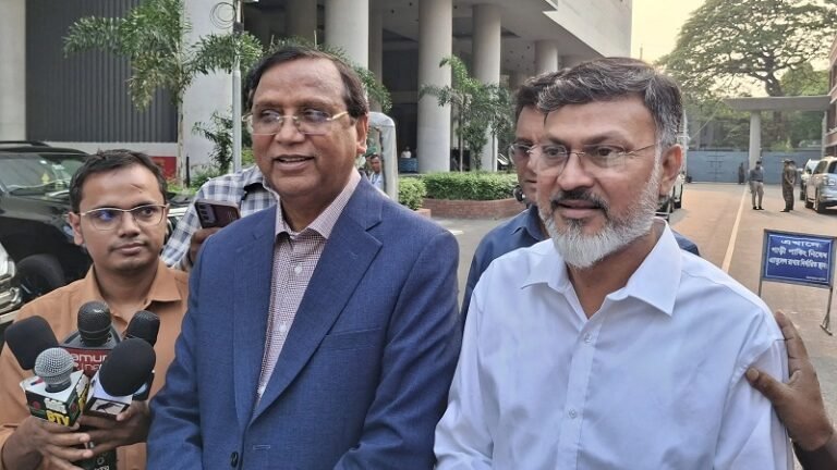 ঢাকার যানজট নিরসনে এক মাসের মধ্যে দৃশ্যমান উন্নতির নির্দেশ প্রধানমন্ত্রীর