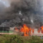 সীতাকুণ্ডে চট্টলা এক্সপ্রেসে আগুন: অল্পের জন্য রক্ষা পেলেন যাত্রীরা