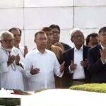 জিয়াউর রহমান ও খালেদা জিয়ার সমাধিতে তারেক রহমানের শ্রদ্ধা