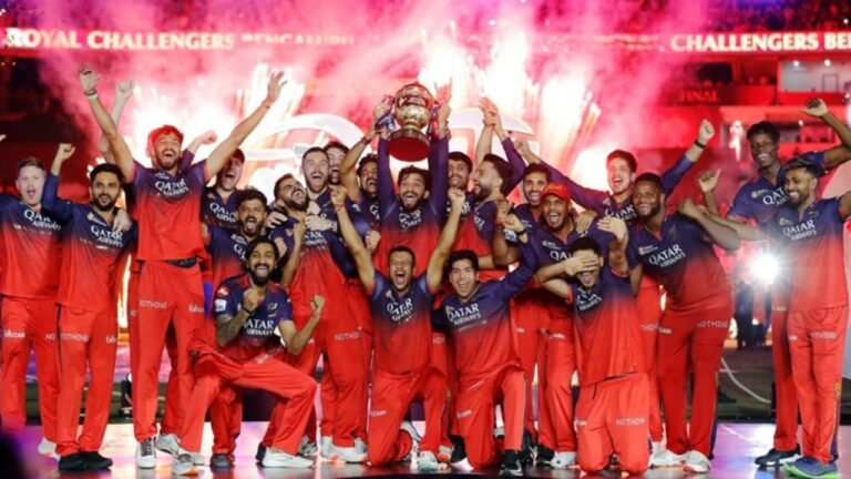 আইপিএলে রেকর্ড দামে বিক্রি হলো কোহলির আরসিবি, নতুন মালিকানায় যাবে দল