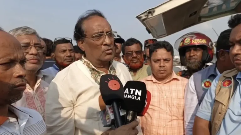 দৌলতদিয়ায় বাসডুবি: উদ্ধার অভিযান পরিদর্শন করলেন সংস্কৃতি প্রতিমন্ত্রী