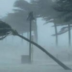 সারাদেশে ঝড়-বৃষ্টির পূর্বাভাস: ১৯ জেলায় সতর্ক সংকেত