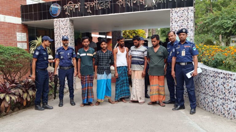 আলমডাঙ্গায় কিশোরীকে গণধর্ষণ: নারীসহ গ্রেফতার ৬
