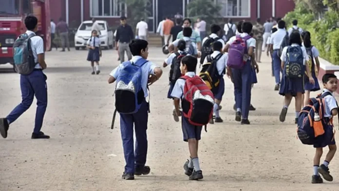 আজ খুলছে সব শিক্ষাপ্রতিষ্ঠান, মানতে হবে নতুন নির্দেশনা