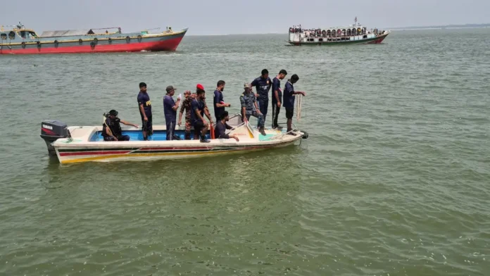 দৌলতদিয়ায় বাসডুবি: পঞ্চম দিনেও চলছে উদ্ধার অভিযান