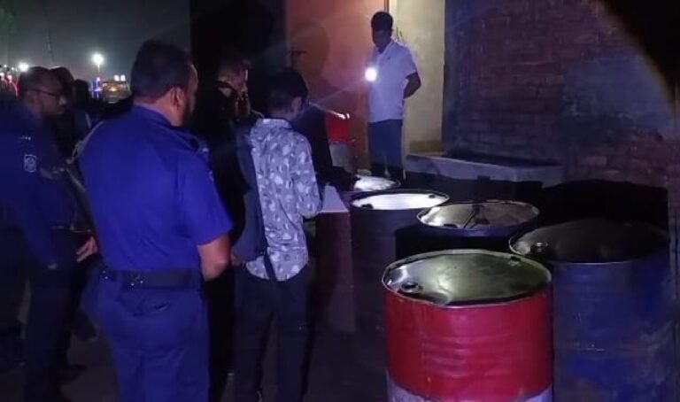 গাজীপুরে ৩ হাজার লিটার ডিজেল মজুদ, ব্যবসায়ীকে জরিমানা