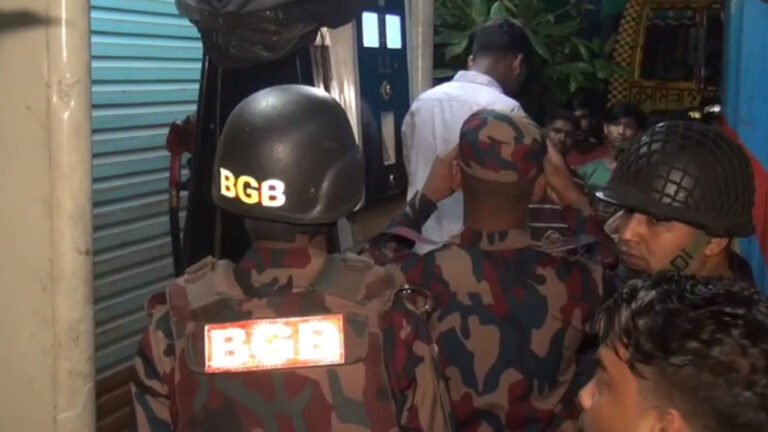 গাজীপুরে অবৈধভাবে জ্বালানি তেল মজুত: ফিলিং স্টেশন সিলগালা, ম্যানেজারের কারাদণ্ড