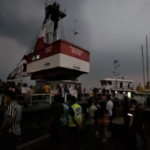 পদ্মায় বাস পড়ার ঘটনায় বৃষ্টি-ঝড়ো বাতাসে ব্যাহত উদ্ধার কাজ