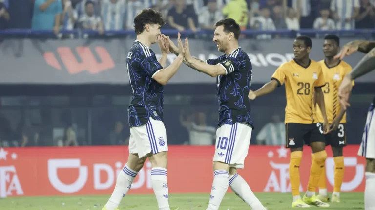 মেসি-আলভারেজদের দাপুটে নৈপুণ্যে উড়ে গেল জাম্বিয়া