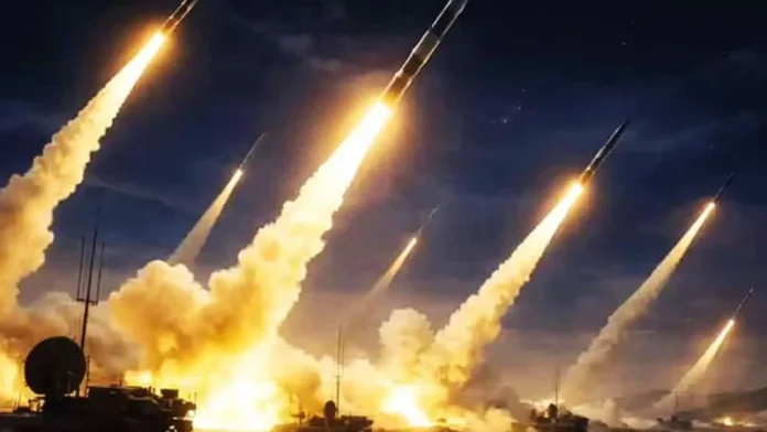 ইসরায়েলে দফায় দফায় ক্ষেপণাস্ত্র হামলা চালিয়েছে ইরান