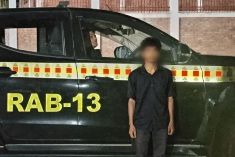 রংপুরে অস্ত্র মামলার পলাতক আসামি ‘টোকাই জাবেদ’ র‍্যাবের হাতে গ্রেপ্তার