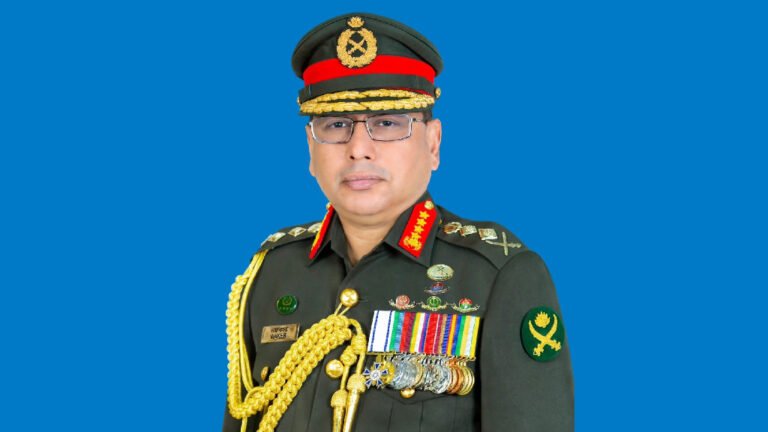 যুক্তরাষ্ট্র সফর শেষে দেশে ফিরেছেন সেনাবাহিনী প্রধান