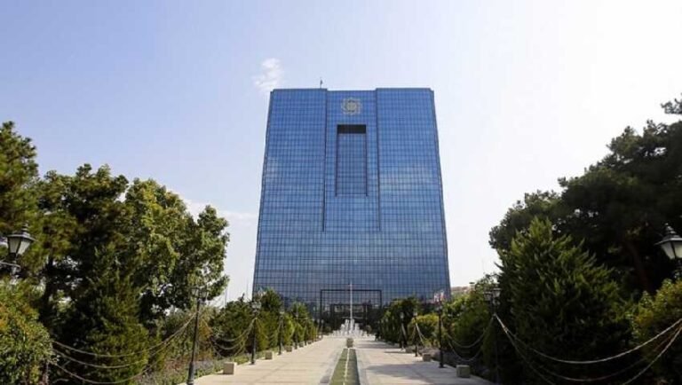 শনিবার থেকে ইরানের সব ব্যাংকে পূর্ণাঙ্গ লেনদেন শুরু