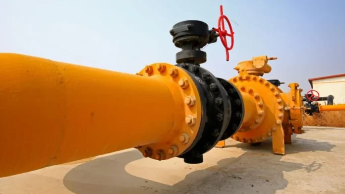 ভারত থেকে পাইপলাইনে এলো আরও ৮ হাজার টন ডিজেল