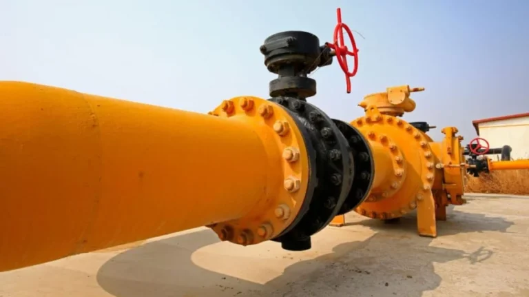 ভারত থেকে পাইপলাইনে এলো আরও ৮ হাজার টন ডিজেল