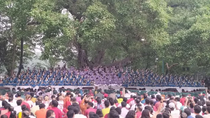 রমনার বটমূলে চলছে বর্ষবরণে ছায়ানটের বর্ণিল আয়োজন