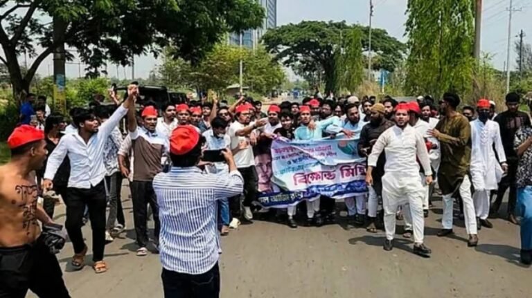 চট্টগ্রামে নিষিদ্ধ ছাত্রলীগ-যুবলীগের মিছিল, আটক ৮