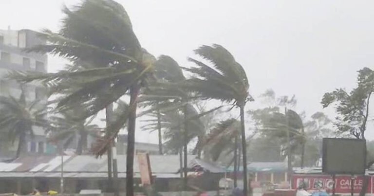 রাতেই দেশের ৮ জেলায় ৬০ কি.মি. বেগে ঝড়ের আশঙ্কা