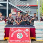 চাঁপাইনবাবগঞ্জের সোনা মসজিদ সীমান্তে ৬ হাজার নেশাজাতীয় সিরাপ জব্দ