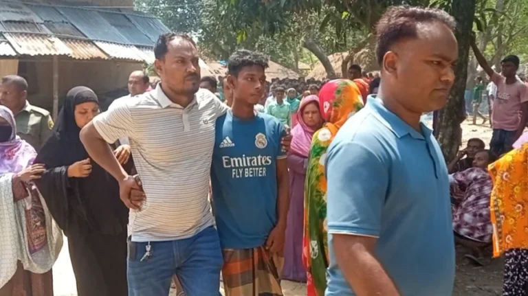 নওগাঁয় ৪ জনকে গলাকেটে হত্যার ঘটনায় আটক ১