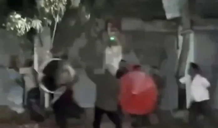 মাদারীপুরে আধিপত্য নিয়ে সংঘর্ষ, হাতবোমা-ককটেল বিস্ফোরণ