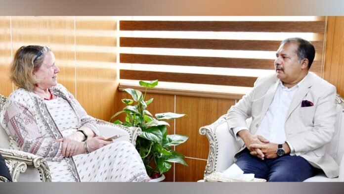 অপতথ্য মোকাবিলায় ইউনেস্কোর সহযোগিতা চাইলেন তথ্যমন্ত্রী