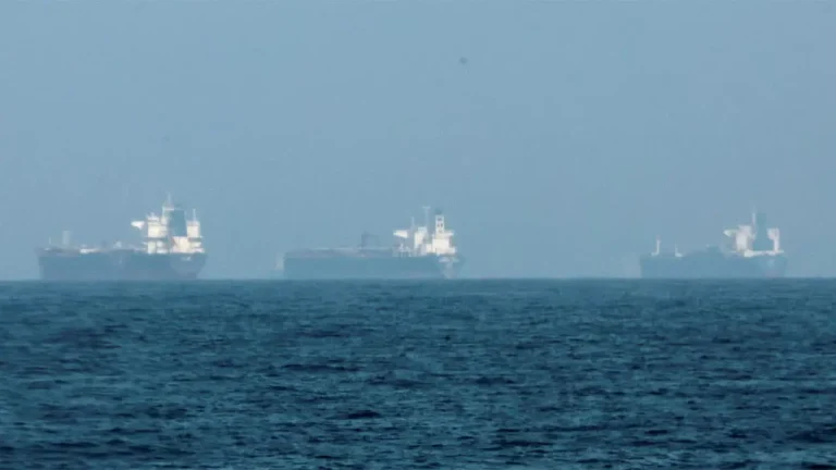 ইরানের ৩ ট্যাংকার জাহাজ জব্দ করল মার্কিন বাহিনী