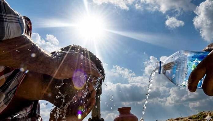 ঢাকাসহ দেশের ২৭ জেলায় বইছে তাপপ্রবাহ