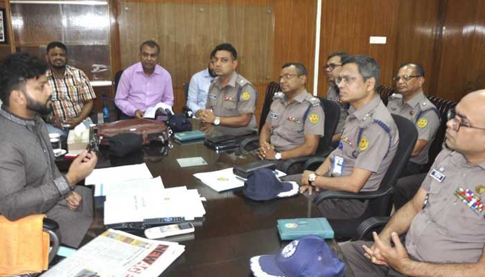 ঢাকা-৬ আসনের আইনশৃঙ্খলা বাহিনীর সাথে ইশরাকের বৈঠক