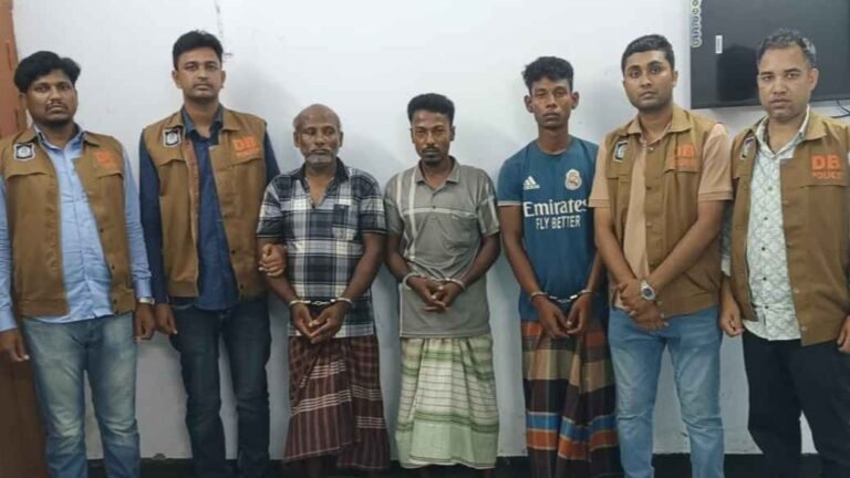 নওগাঁয় চার জনকে গলাকেটে হত্যা মামলার দুই আসামির দুই দিনের রিমান্ড