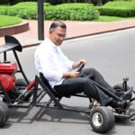 তরুণ উদ্ভাবকের তৈরি রেসিং কার চালালেন প্রধানমন্ত্রী তারেক রহমান