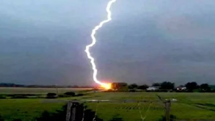 বজ্রপাতে ৪ জেলায় ৯ জনের মৃত্যু