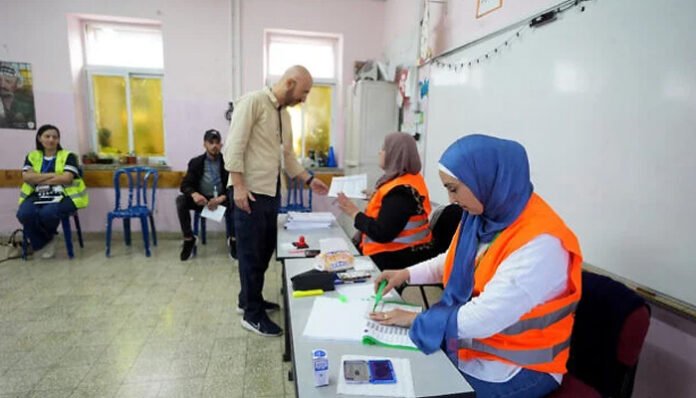 ফিলিস্তিনের নির্বাচনে আব্বাসপন্থিদের বড় ব্যবধানে জয়